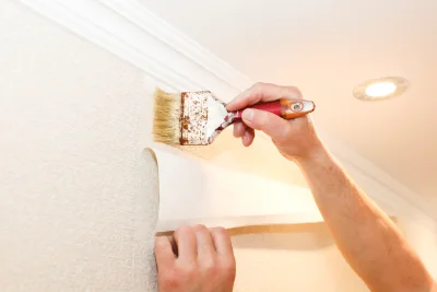 Pose de papier peint à Alette — revêtements muraux et toiles de verre